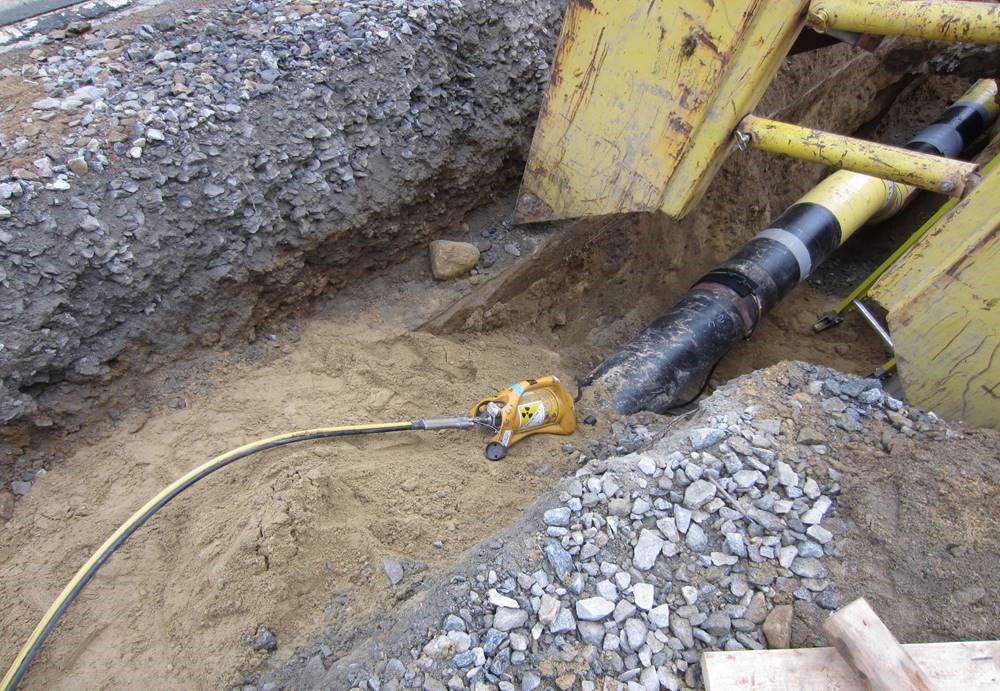Iridum-192 is used for gamma radiography pipe weld examination, with the ability to go operate through mud and grime insubzero temperatures. Credit: QSA Global