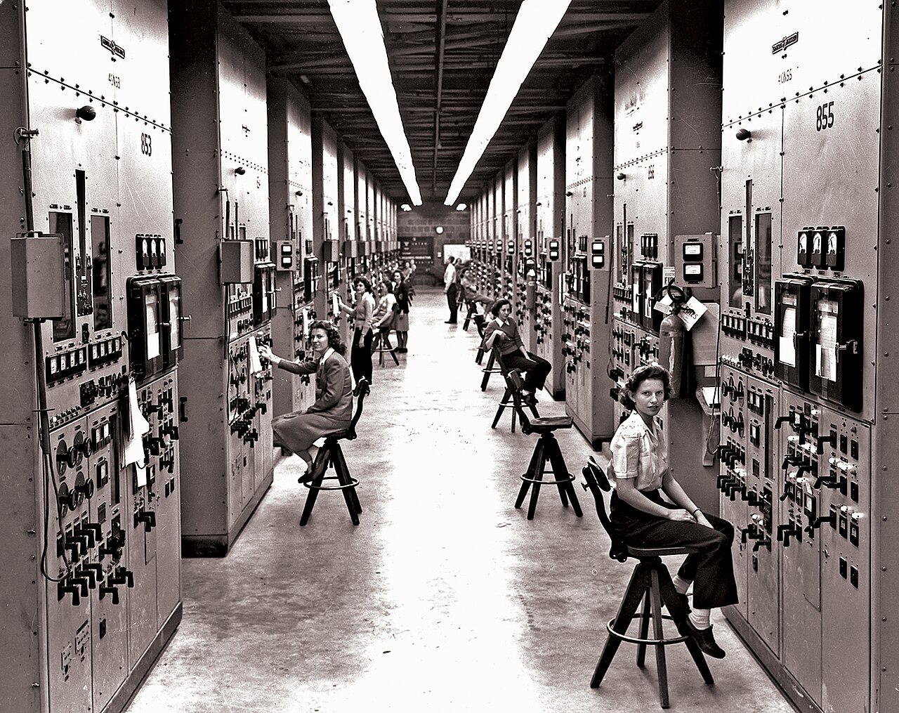 Y-12 calutron operators during WWII