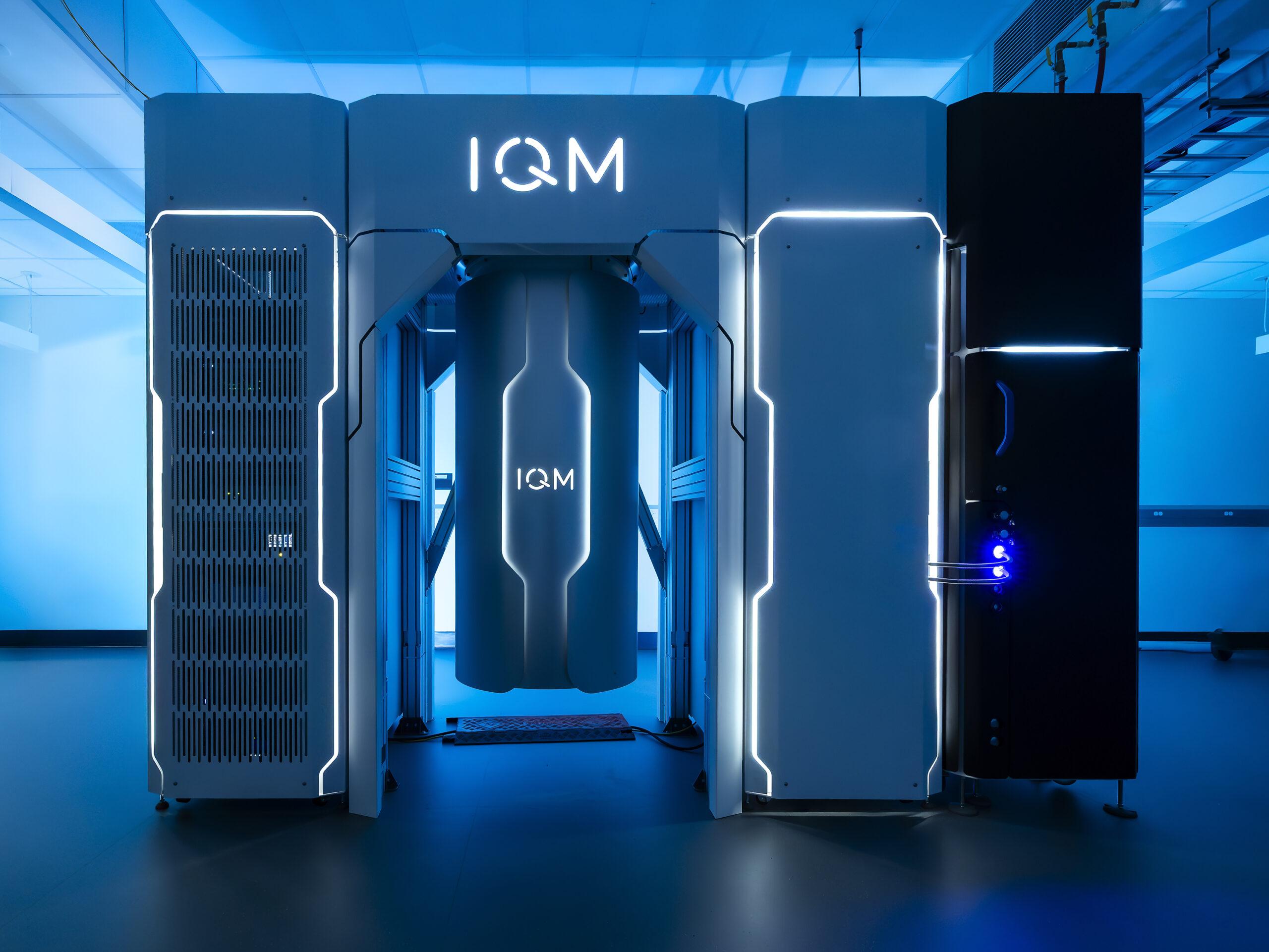 IQM’s Pathfinder quantum computer stands illuminated in ORNL’s Quantum Computer Deployment Lab.